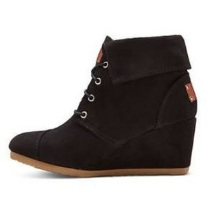 Mad Love Black Faux Suede Wedge Boots Women's S9